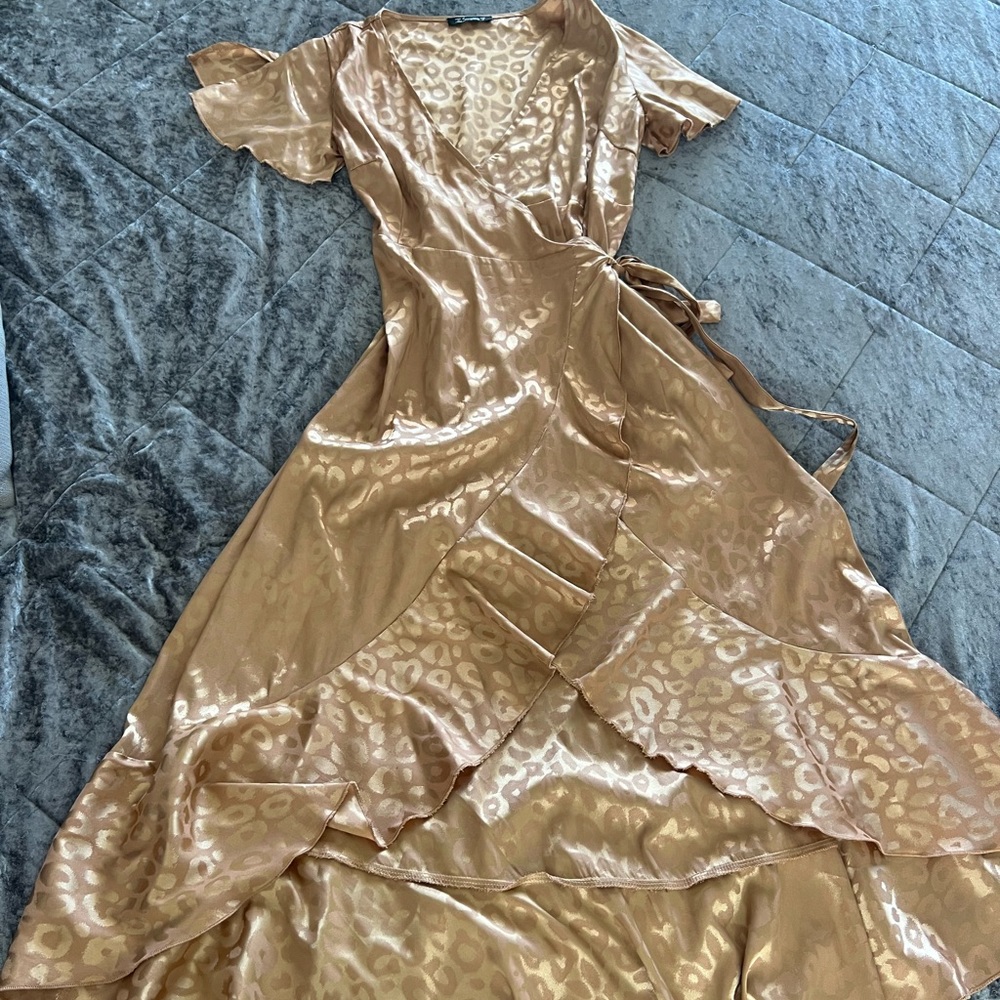 Simplee Medium Faux Satin Animal Print Midi Boho Dress